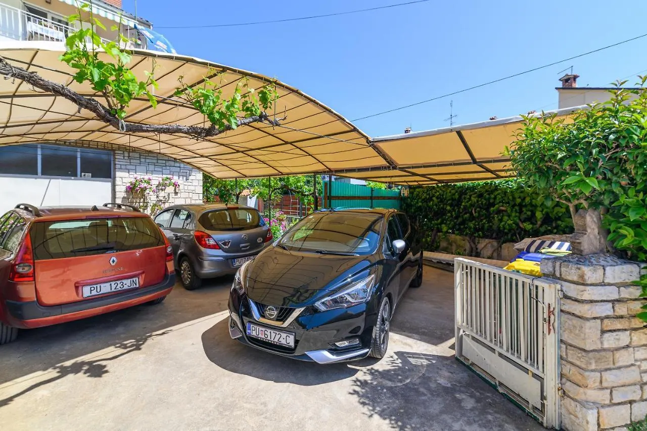 Apartments With A Parking Space Rovinj - 19088